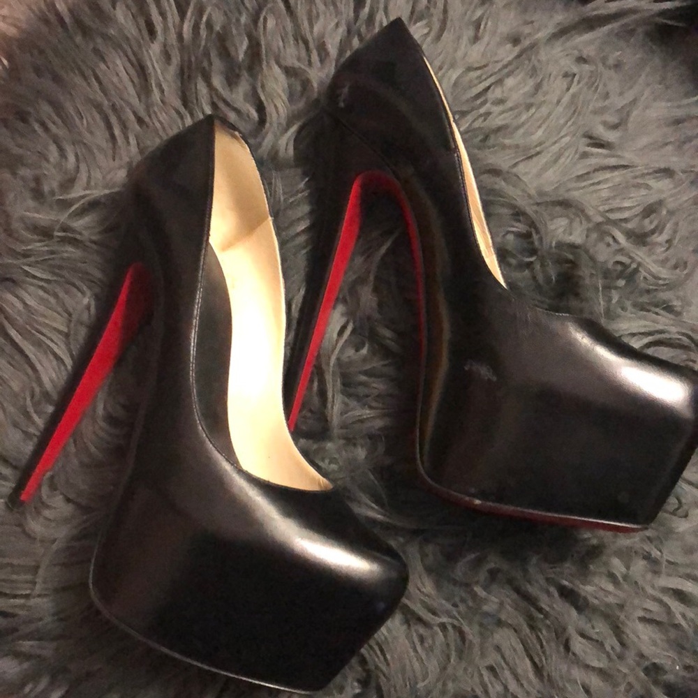 Christian Louboutin woman’s black heels